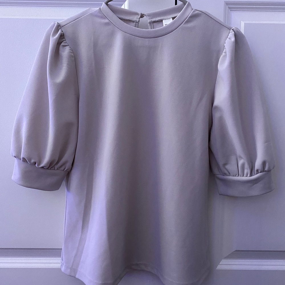 Puffy sleeve blouse